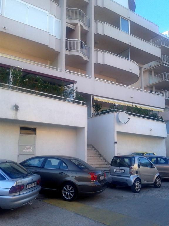 Apartment Radosevac Beach Сплит Екстериор снимка